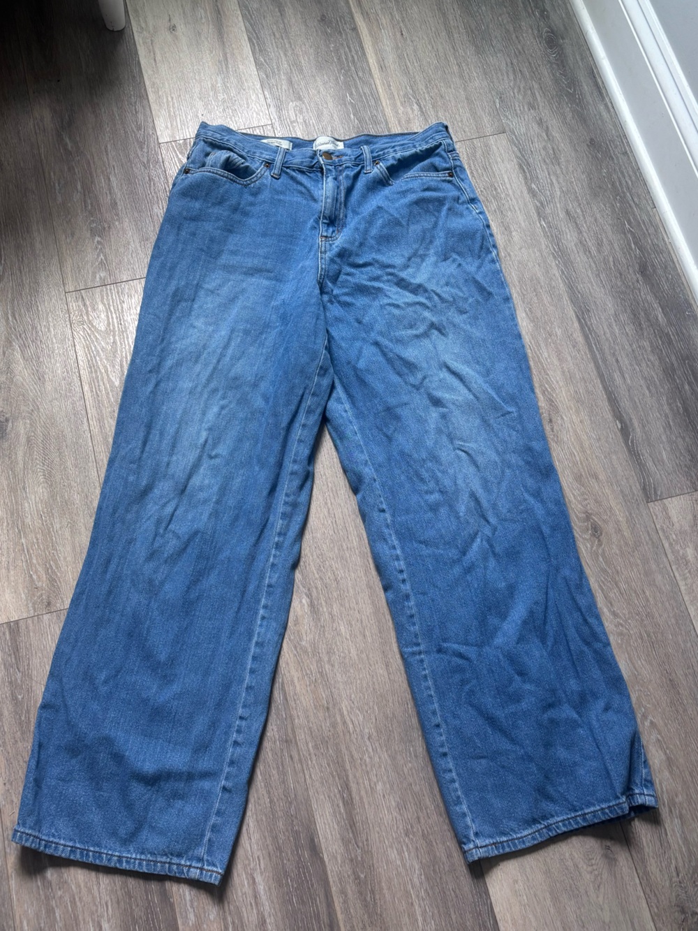 Universal Thread women’s Wide-leg  Jeans